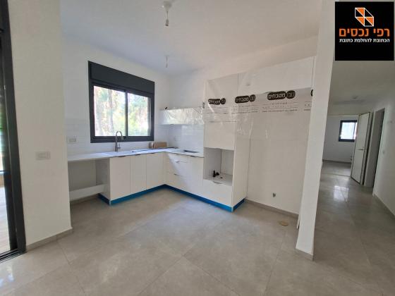 בשכונת מרכז