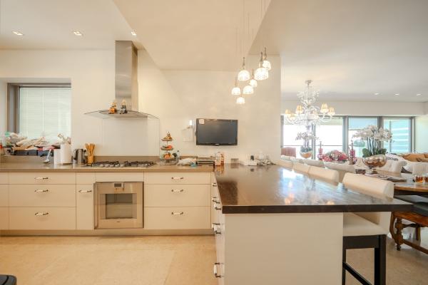 ניסים אלוני 6, פארק צמרת