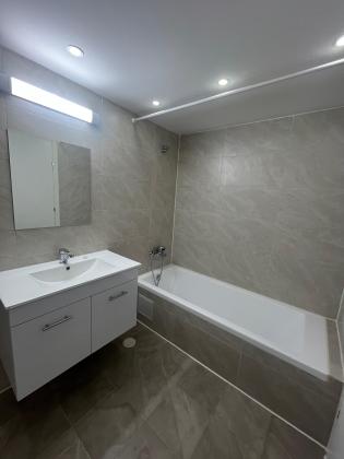 שער יפו 5, נוריות