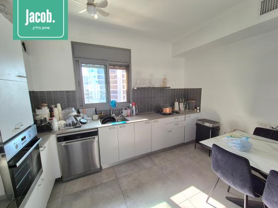 רזיאל 50, מתחם החותרים