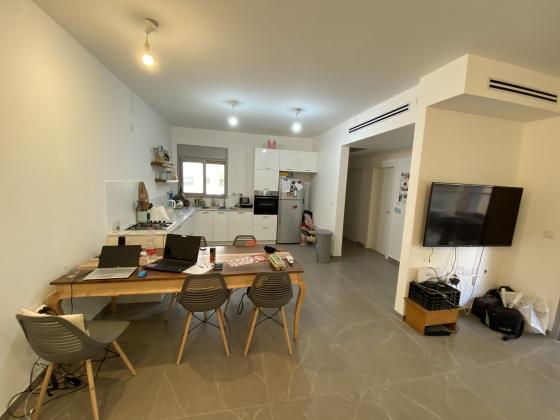 נחום שריג 51, רמות ב'