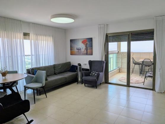 יעקב אורלנד 14, סביוני דניה