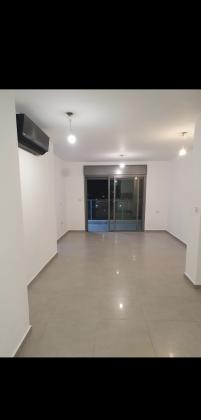 הכלנית 5, הפרחים