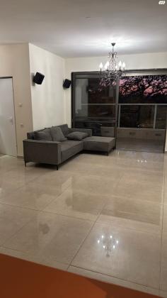 אלכסנדר ינאי 50, כרמליה