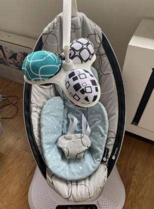 נדנדת התינוק הרב תנועתית MamaRoo