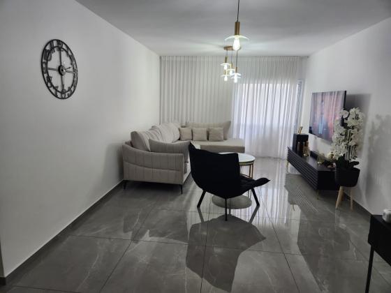 אחד העם 18, מרכז העיר