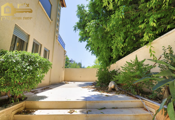 בשכונת שיכון דן