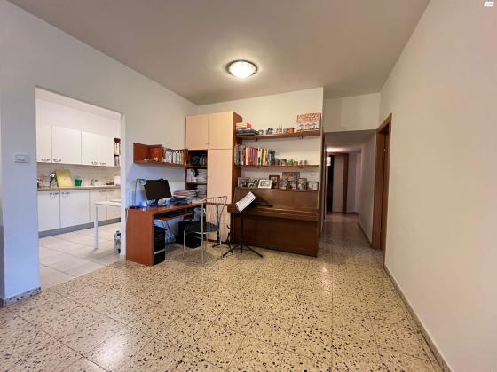 המייסדים 18, קרית ספיר