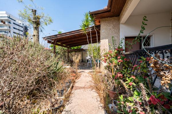 ברנר 11, כצנלסון