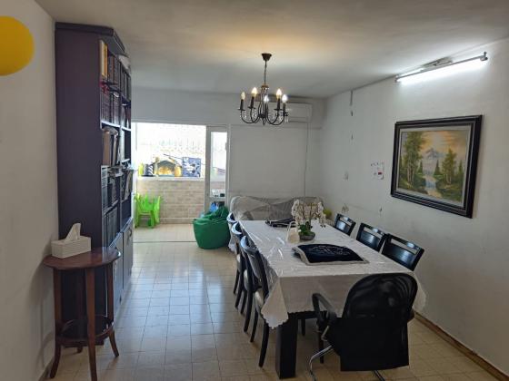 זאב חקלאי 15, בית וגן