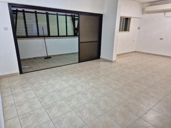 הפלמ"ח 16, מרכז העיר