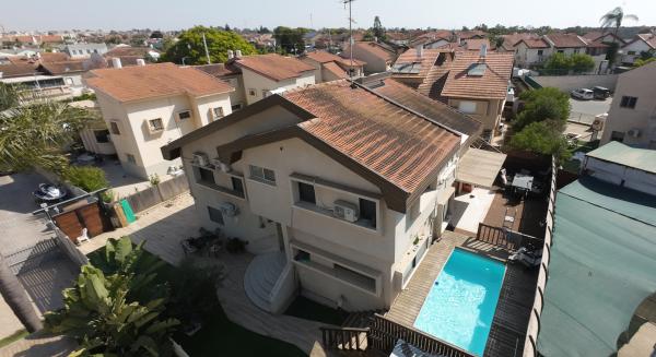 אדוריים 34, אתרי המקרא