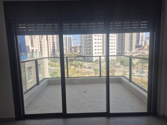 נורית הירש 11, פארק הים