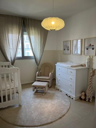 הלימונית 11, סיגליות