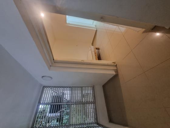 אבא הלל 51, החרוזים