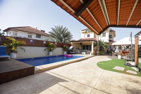 הצנחנים, הוותיקה