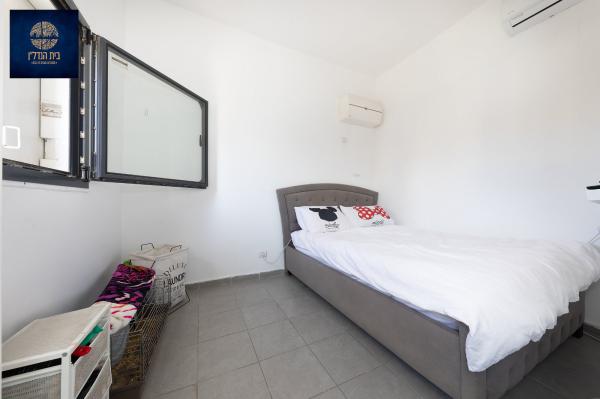 רוטשילד 4, צפון מערב