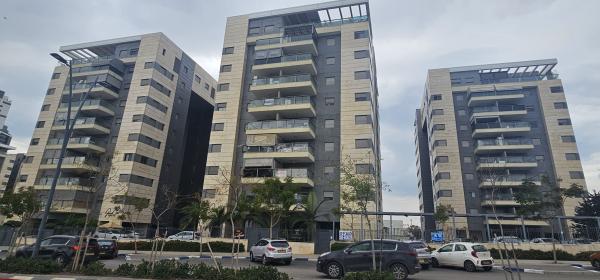 הנרייטה סאלד 8, כרמי גת