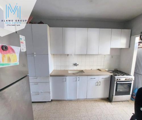 שקד 104, קרית משה