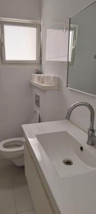 אירוס הארגמן 37, גבעת האירוסים