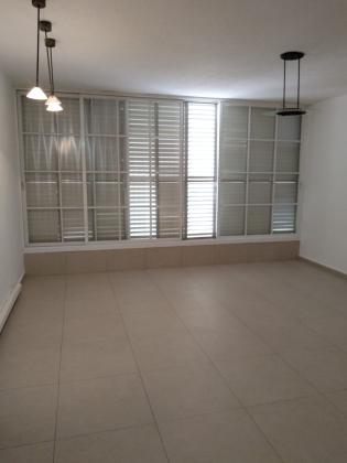 שפירא 19, המרכז השקט