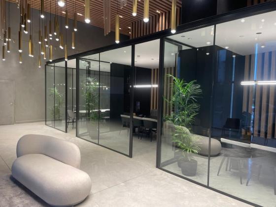 הנשיא 73, גיורא