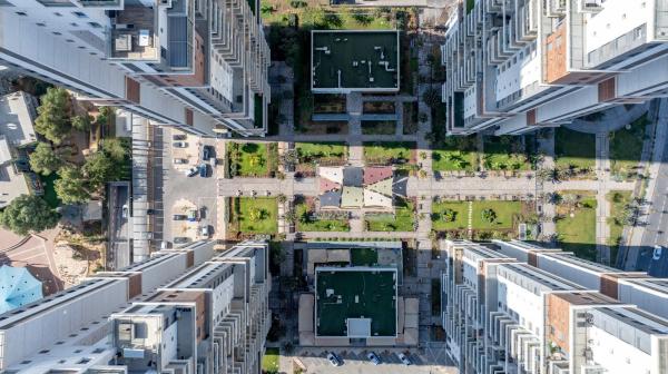 טוביהו דוד 123, שכונה ט