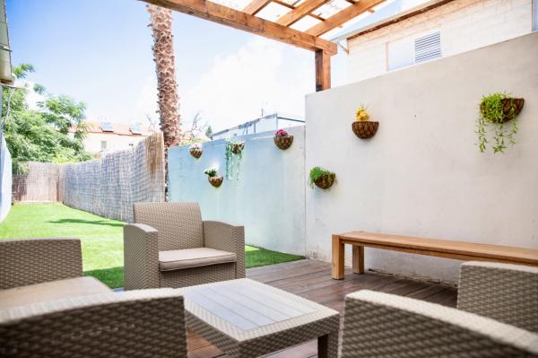 ה באייר 18, גבעת אולגה ג' ו-ד'