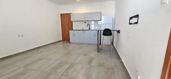 טרומפלדור 16, אברמוביץ