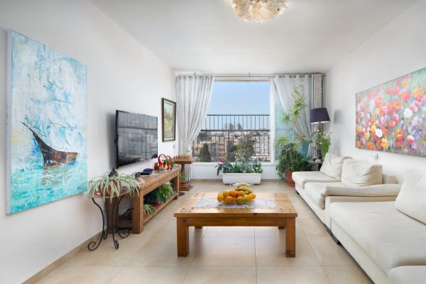 ירדן 90, הבילויים