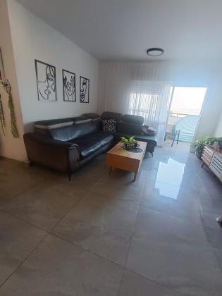 השזיף 8, רמות יצחק