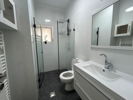 האלה 13, שכונה ג