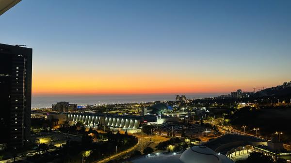 זוהר 12, נאות פרס