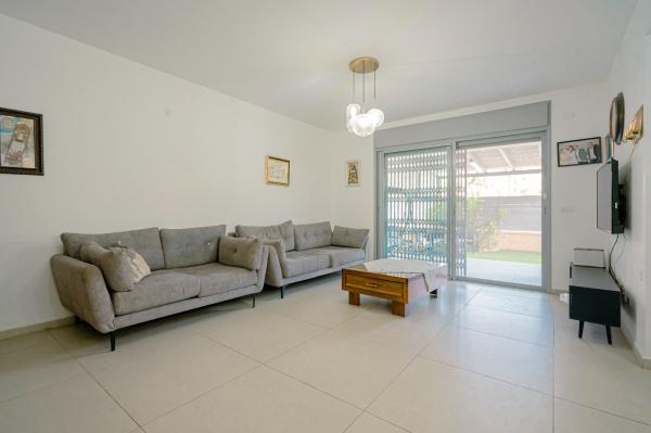 הלוטם 5, הפרחים