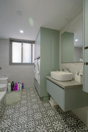 שוהם 25, אבני חן