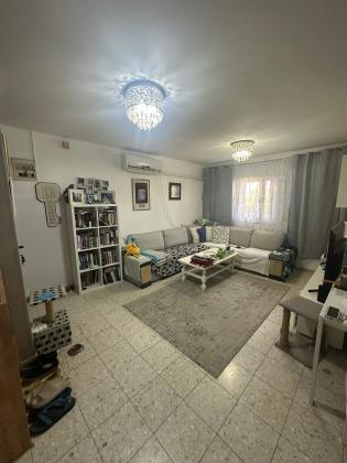 בשכונת שכונה יא