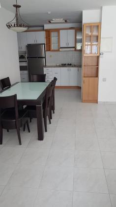 אנה פרנק 8, החרוזים