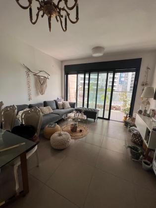 אריאל שרון 6, סיטי