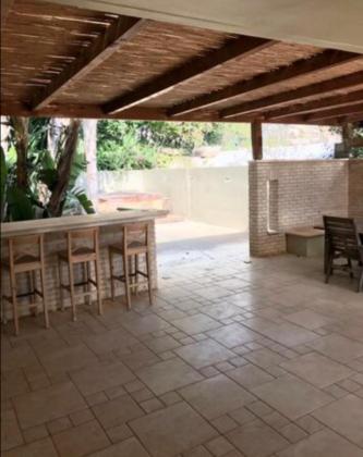 ארבל 58, הפרחים