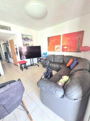 השוטרת, מרכז העיר ב'