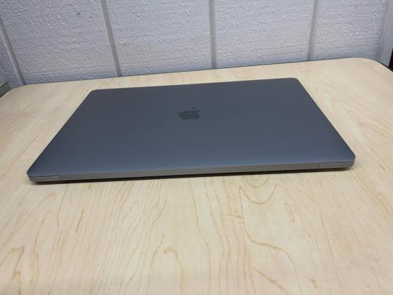 Apple MACBOOK PRO