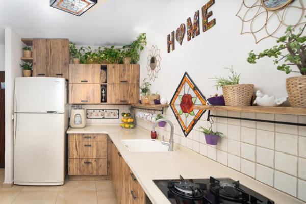 ירדן 90, הבילויים