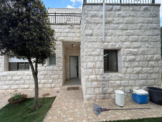 האלה 13, שכונה ג