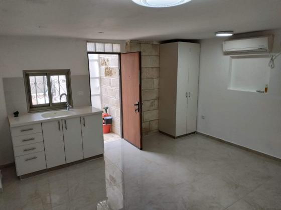 יפה רום 34, גילה