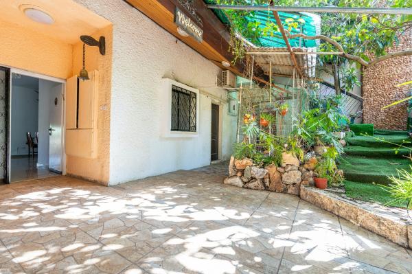 הנרקיס 8, גבעת עדן