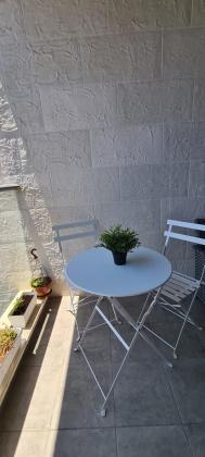 הפרדס 3, אושיות