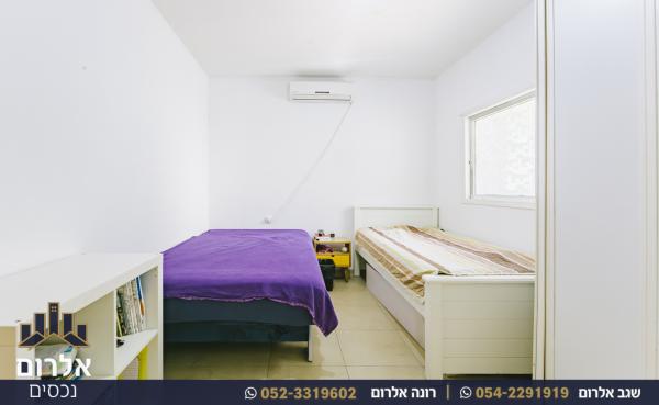 חבצלת השרון 16, פרחים;דגניה