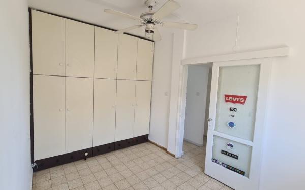 משה שרת 21, שיכון ותיקים