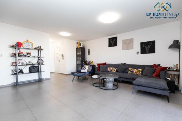 מרים הנביאה, פסגות אפק