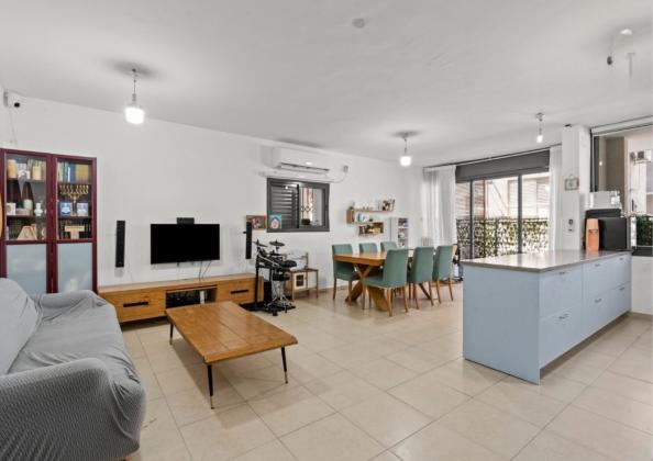 בר יהודה 44, דרום מערב